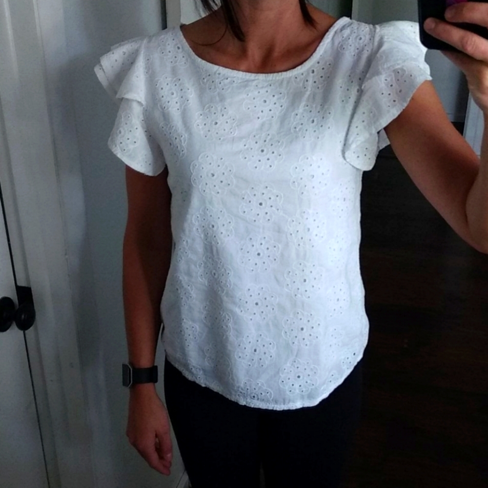 Eyelet shirt ruffle sleeves